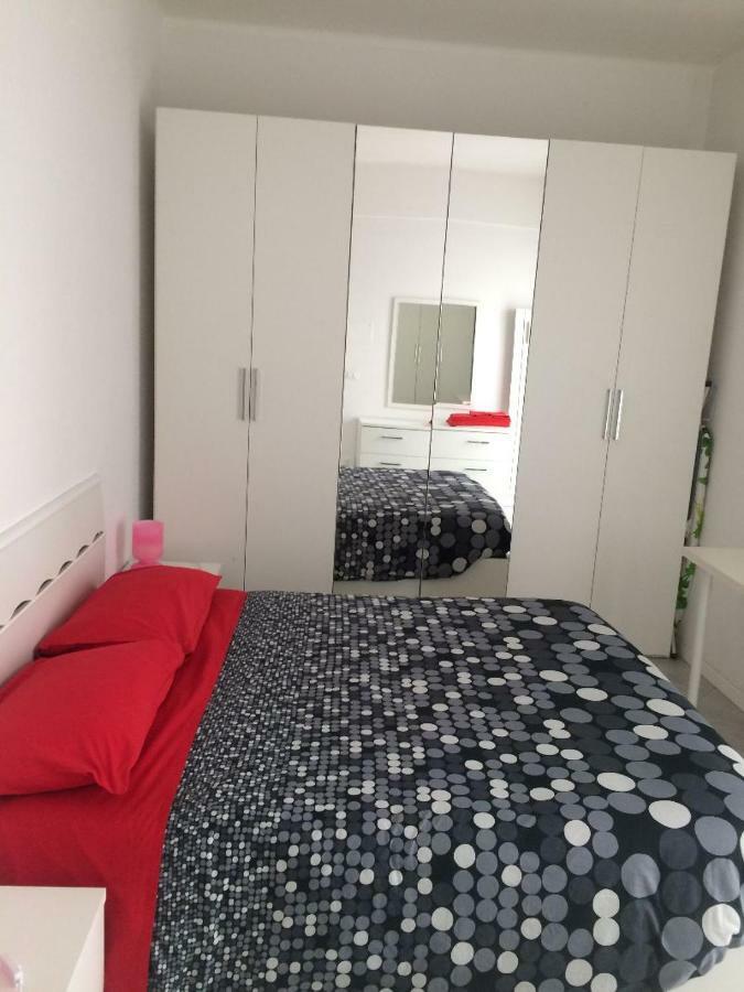 Appartamento Sul Porto Лоано Екстер'єр фото