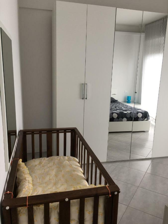 Appartamento Sul Porto Лоано Екстер'єр фото