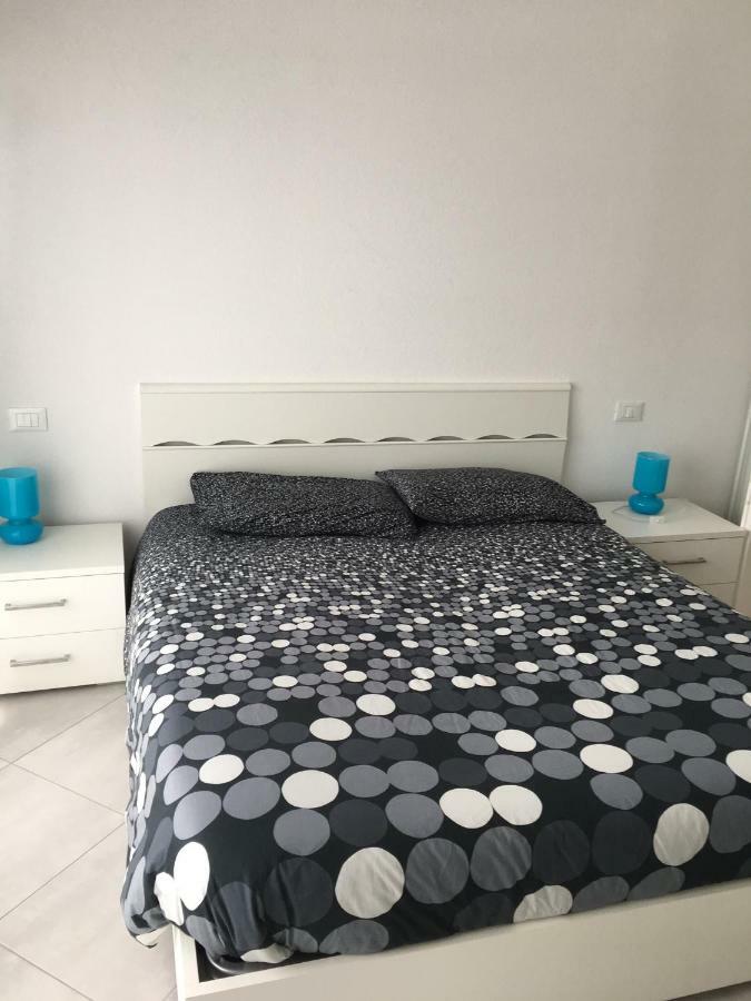Appartamento Sul Porto Лоано Екстер'єр фото