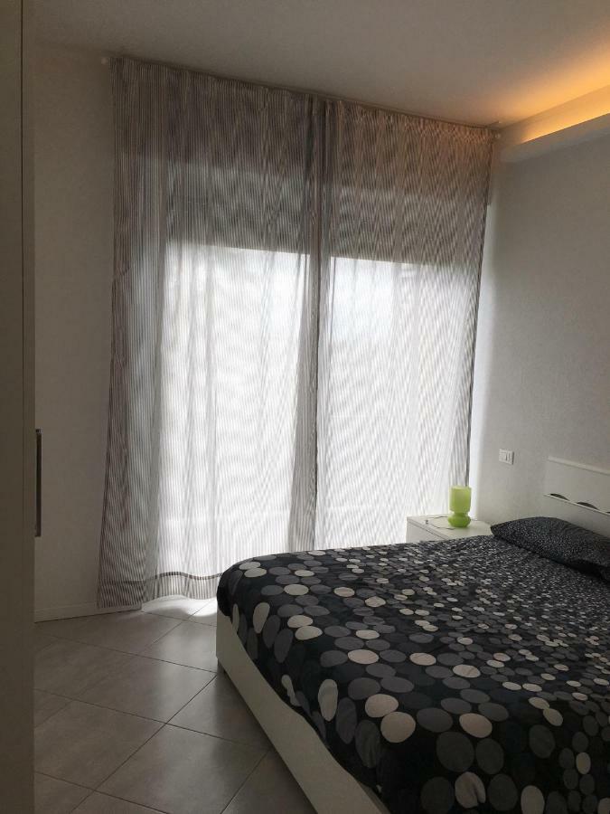 Appartamento Sul Porto Лоано Екстер'єр фото