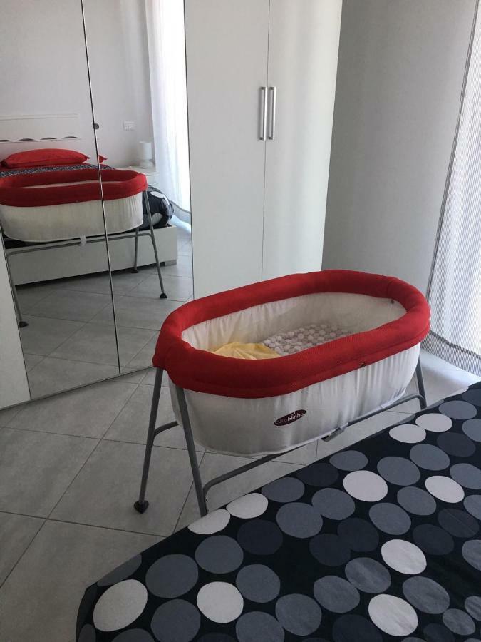 Appartamento Sul Porto Лоано Екстер'єр фото